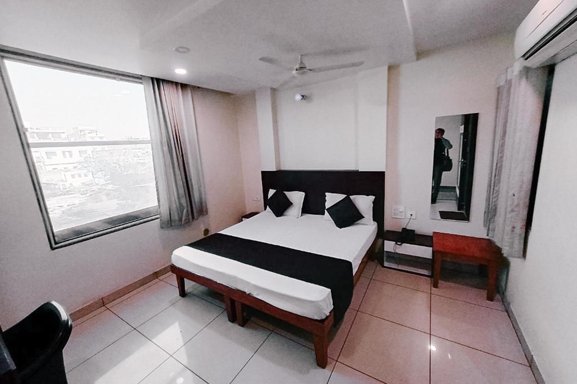 Hotel Rashika Palace ชัยปุระ ภายนอก รูปภาพ